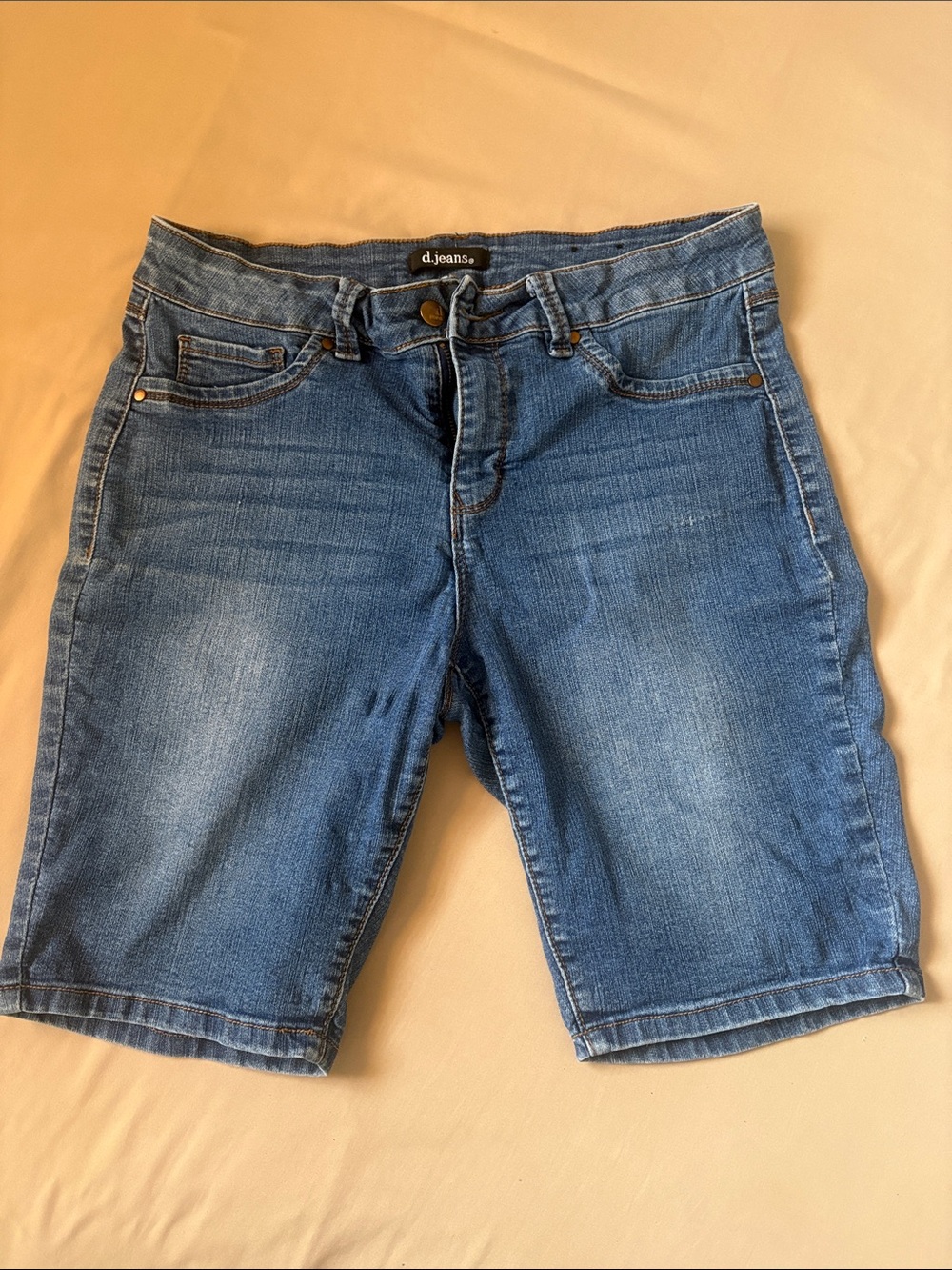 d. jeans Women's Medium Blue Denim Bermuda Shorts